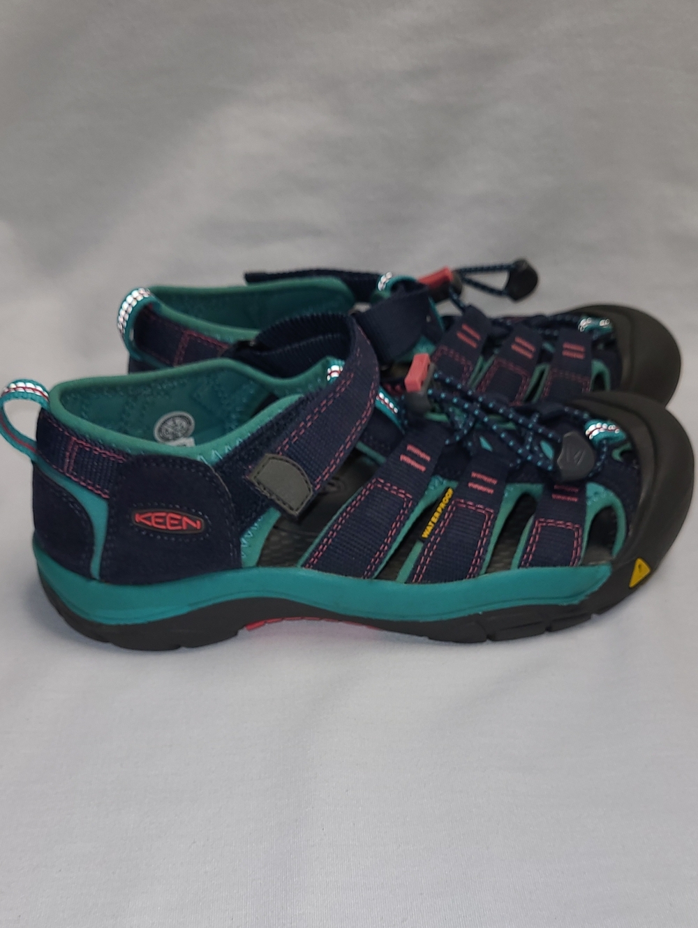 Keen Newport H2 waterproof closed toe Navy Teal Pink Water Shoes Sandals Durable